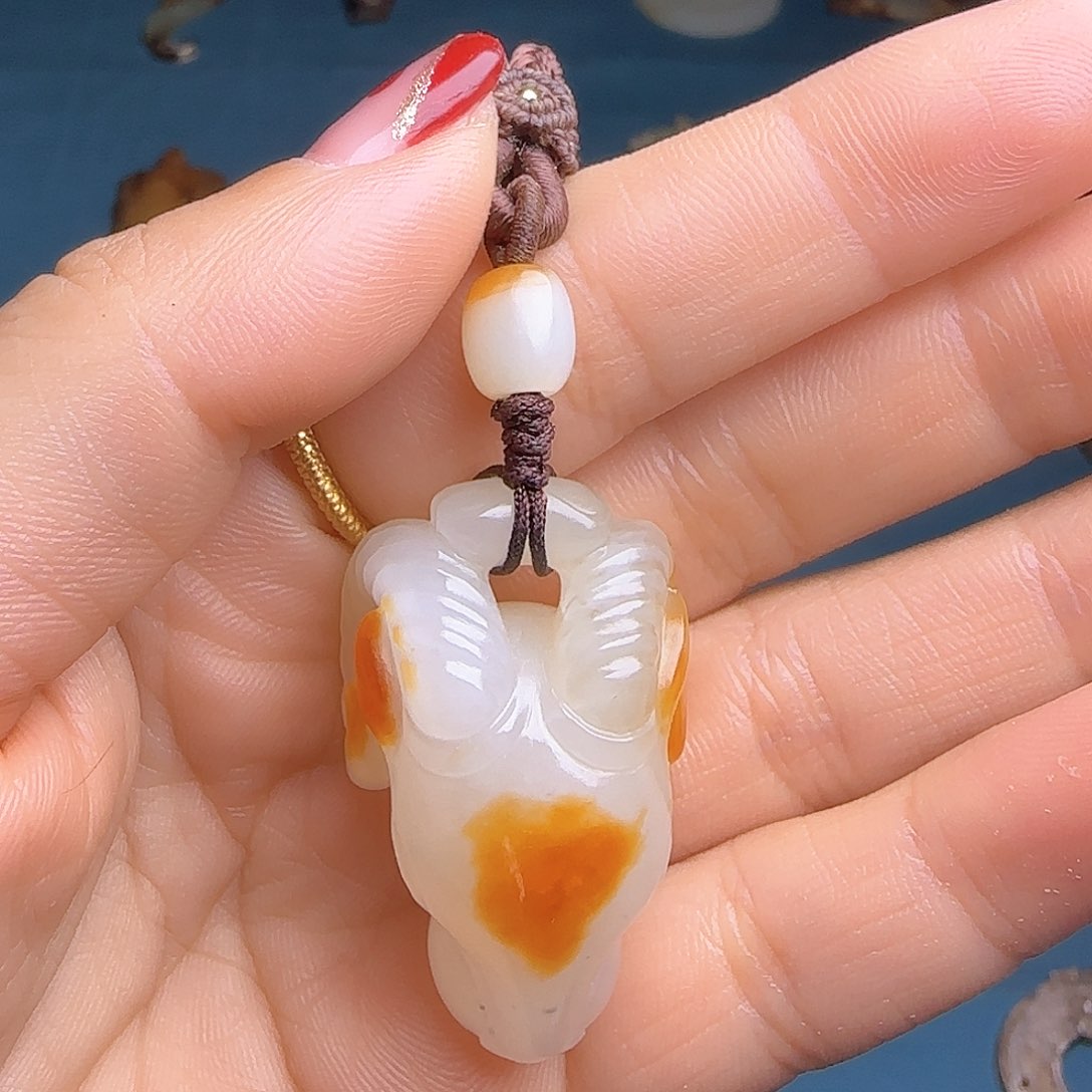 和田玉颈饰未镶嵌大*