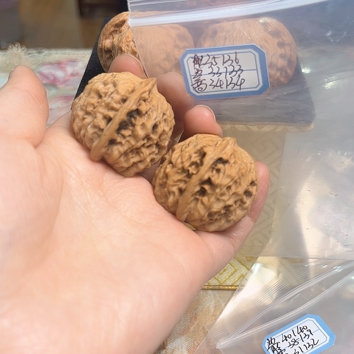 文玩核桃把件非嫁接元宝