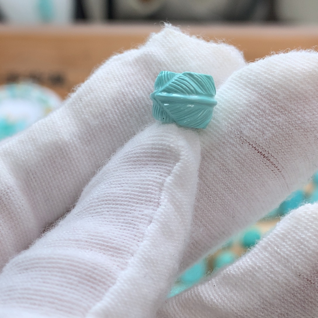 绿松石未镶嵌原矿绿松石羽毛扣