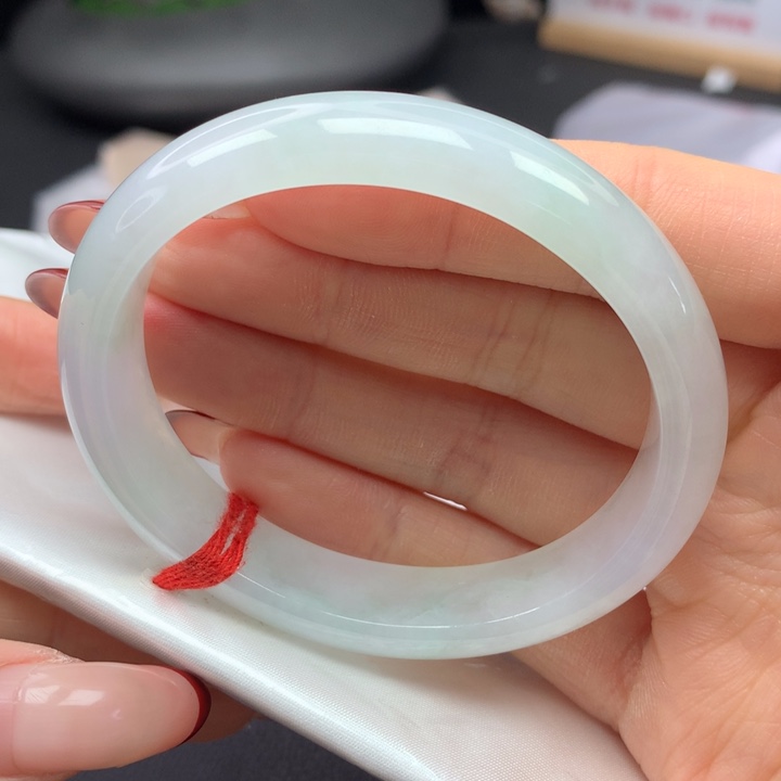 翡翠手镯未镶嵌56贵妃