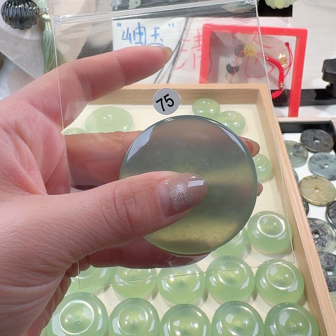 蛇纹石玉颈饰合金精美礼品