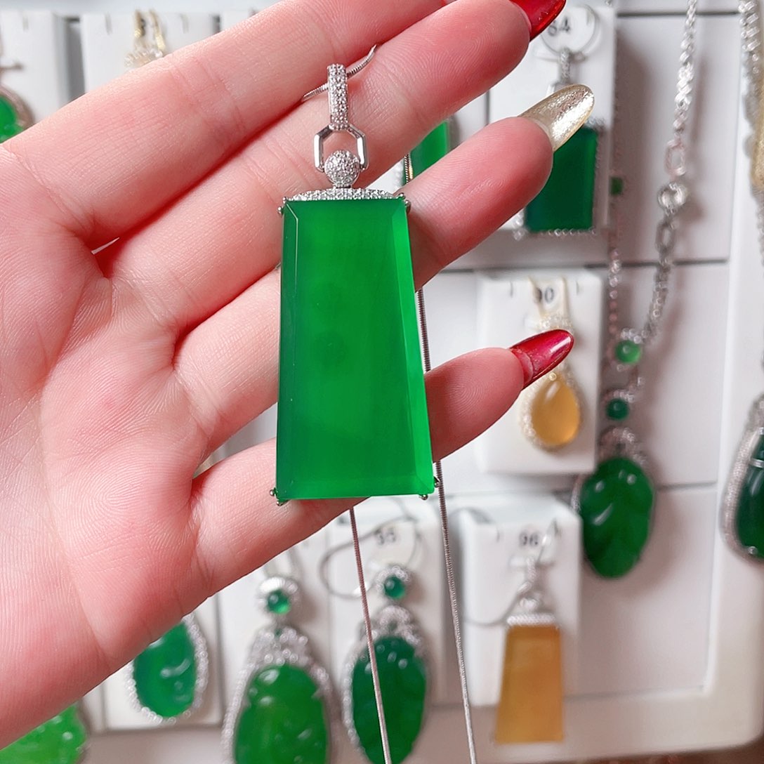 玛瑙/玉髓吊坠(赠链)未镶嵌