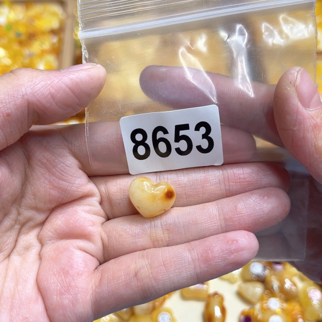琥珀颈饰未镶嵌蜜蜡