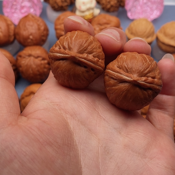 文玩核桃把件龙珠