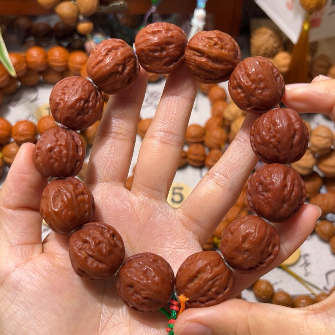 野生红皮小核桃文玩核桃手串