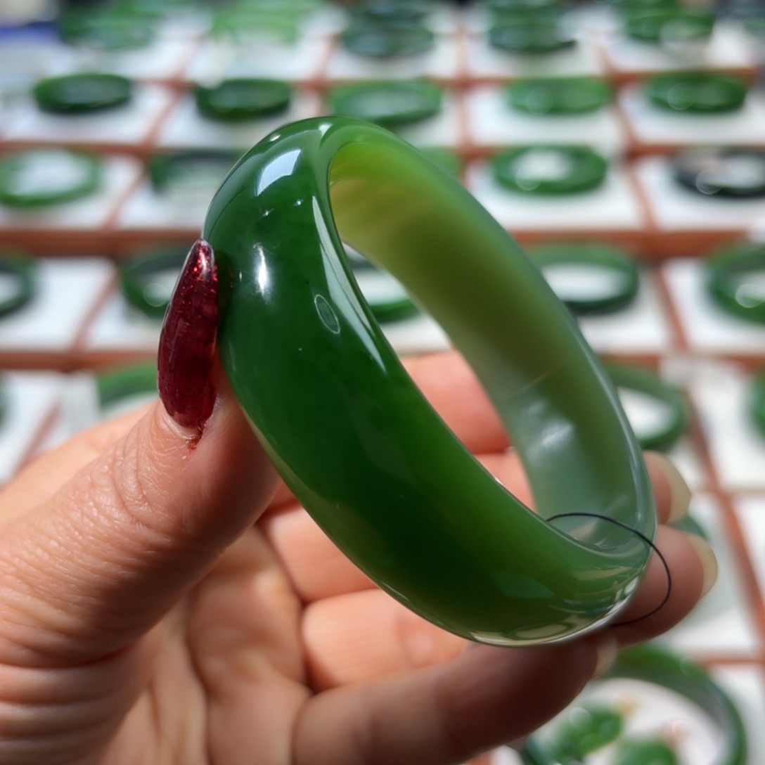 未镶嵌手镯和田玉文*