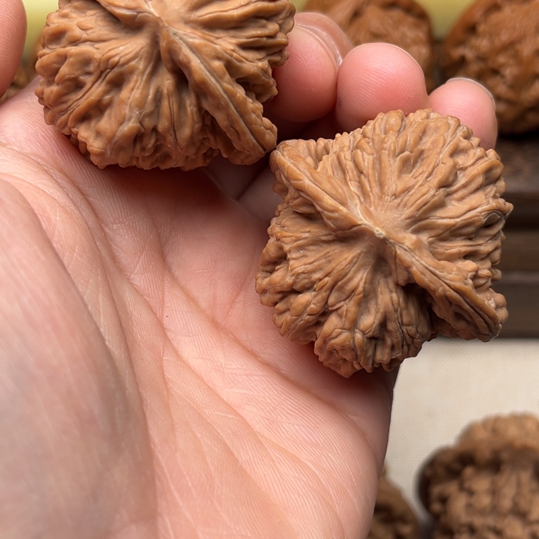 【闪购商品】李**?文玩核桃手把件41楼子