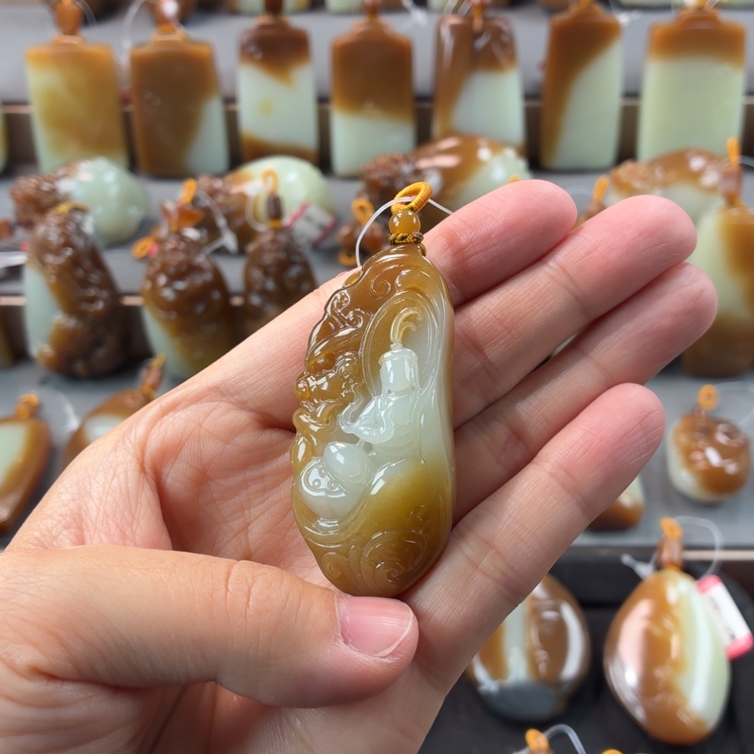 和田玉未镶嵌颈饰