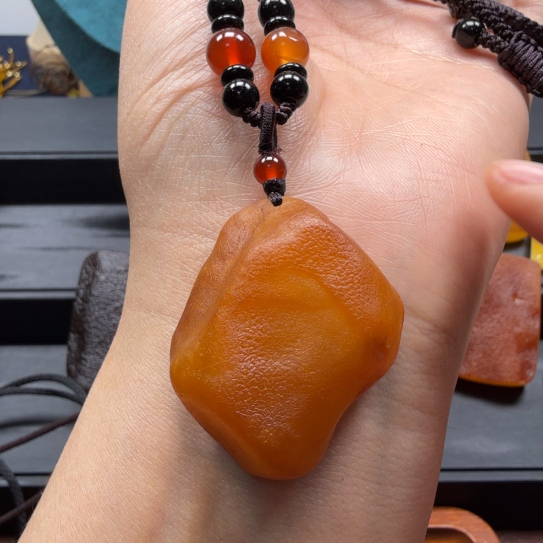 琥珀吊坠(赠链)未镶嵌