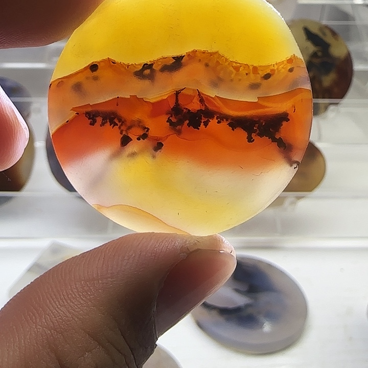 玛瑙/玉髓未镶嵌珠宝奇石