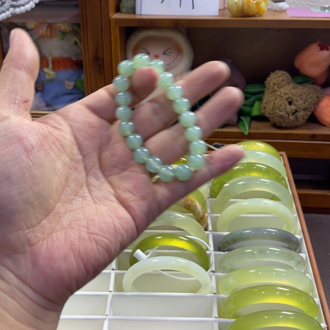 蛇纹石玉未镶嵌手镯393