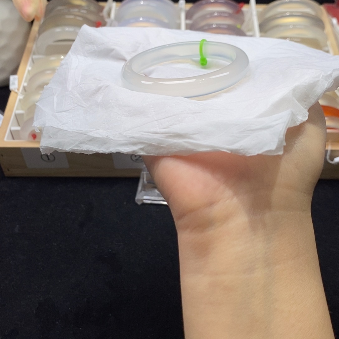 玛瑙/玉髓手镯未镶嵌