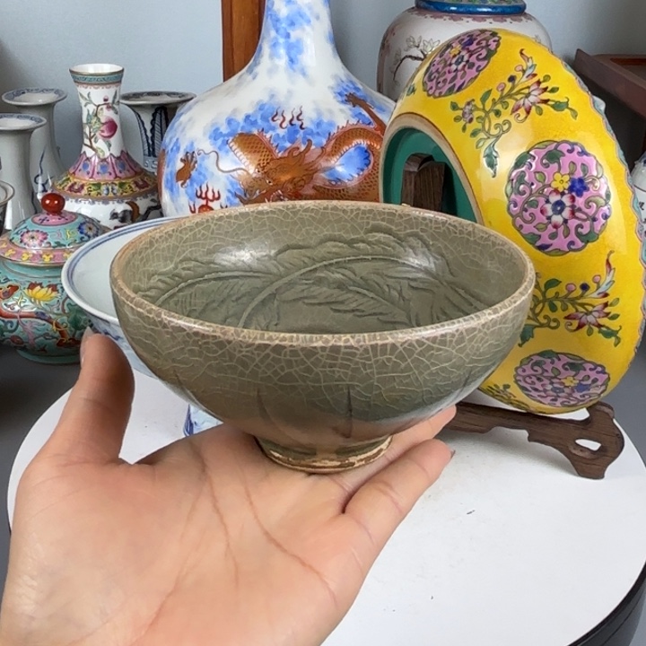 摆件青瓷凤纹碗…………