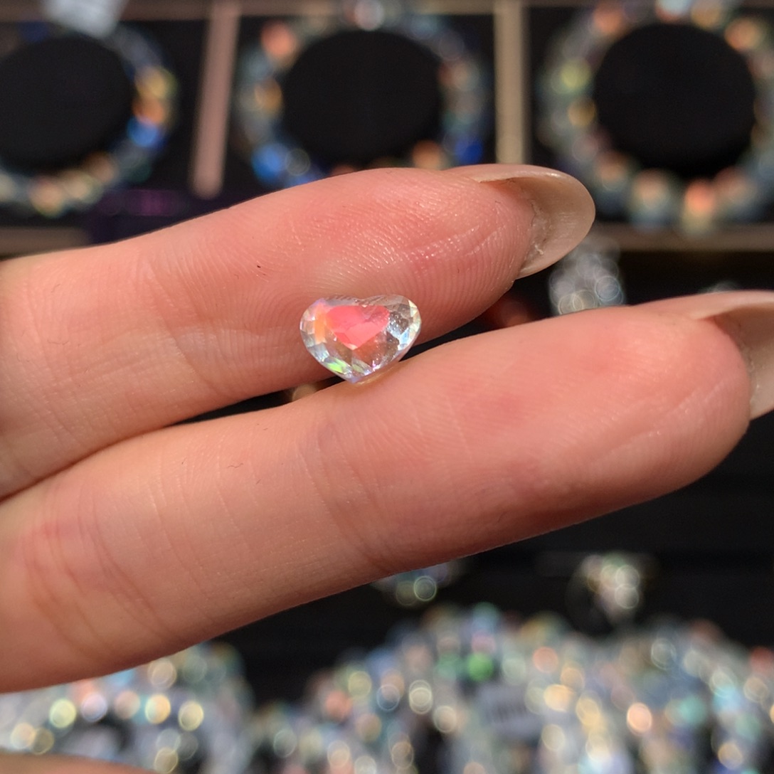 洛***苡未镶嵌裸石月光石