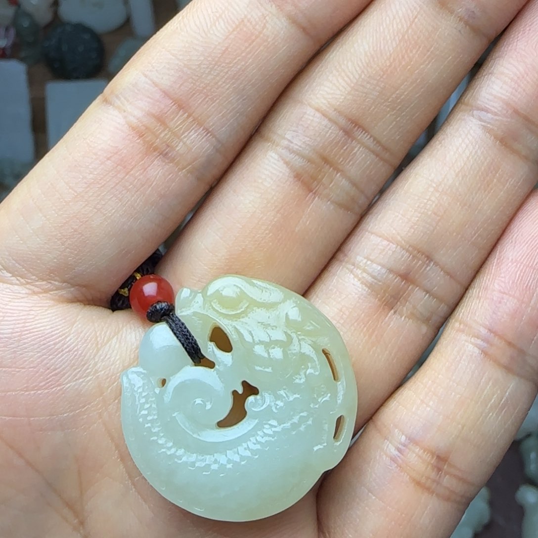 和田玉未镶嵌挂件鱼化龙