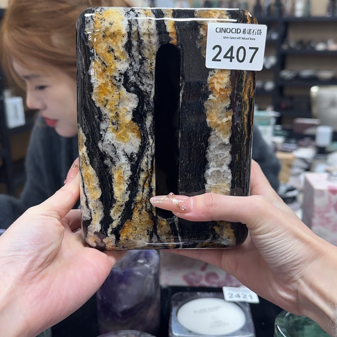 w****a2407 黄金丝绸面包纸巾盒