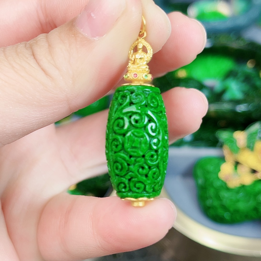 翡翠颈饰银S925镶嵌吊坠