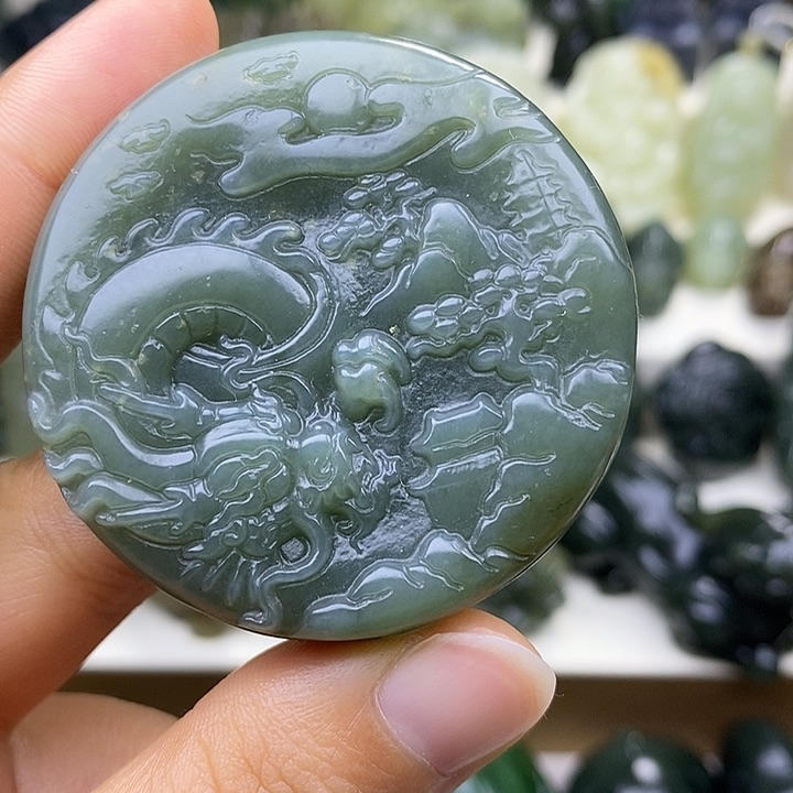 颈饰未镶嵌和田玉