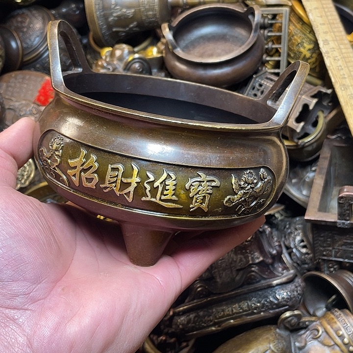 劉***生铜器摆件诚信经营