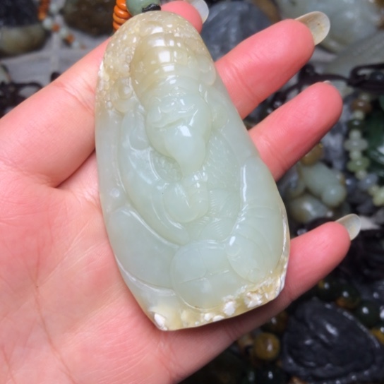 和田玉未镶嵌把件