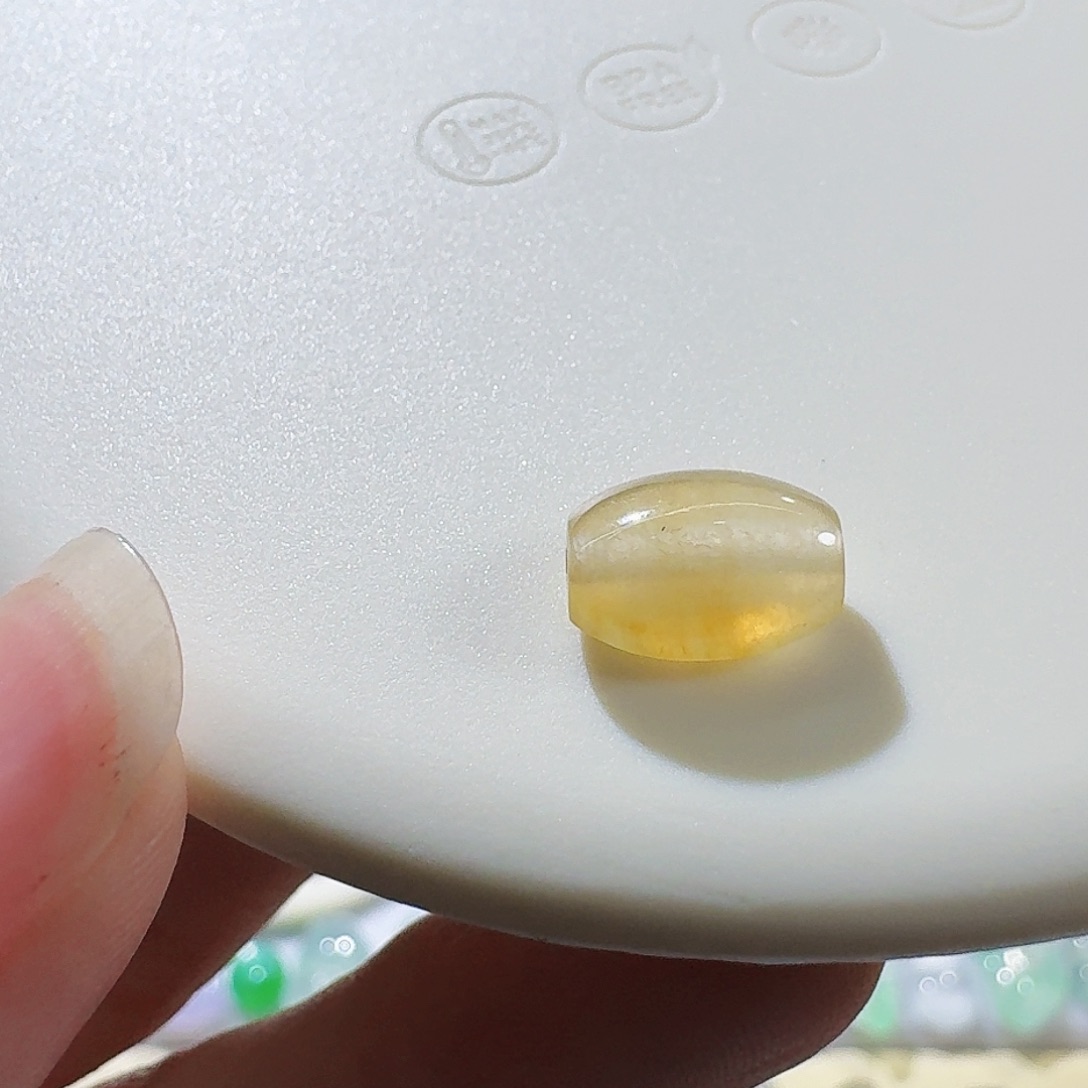 翡翠颈饰未镶嵌枣珠