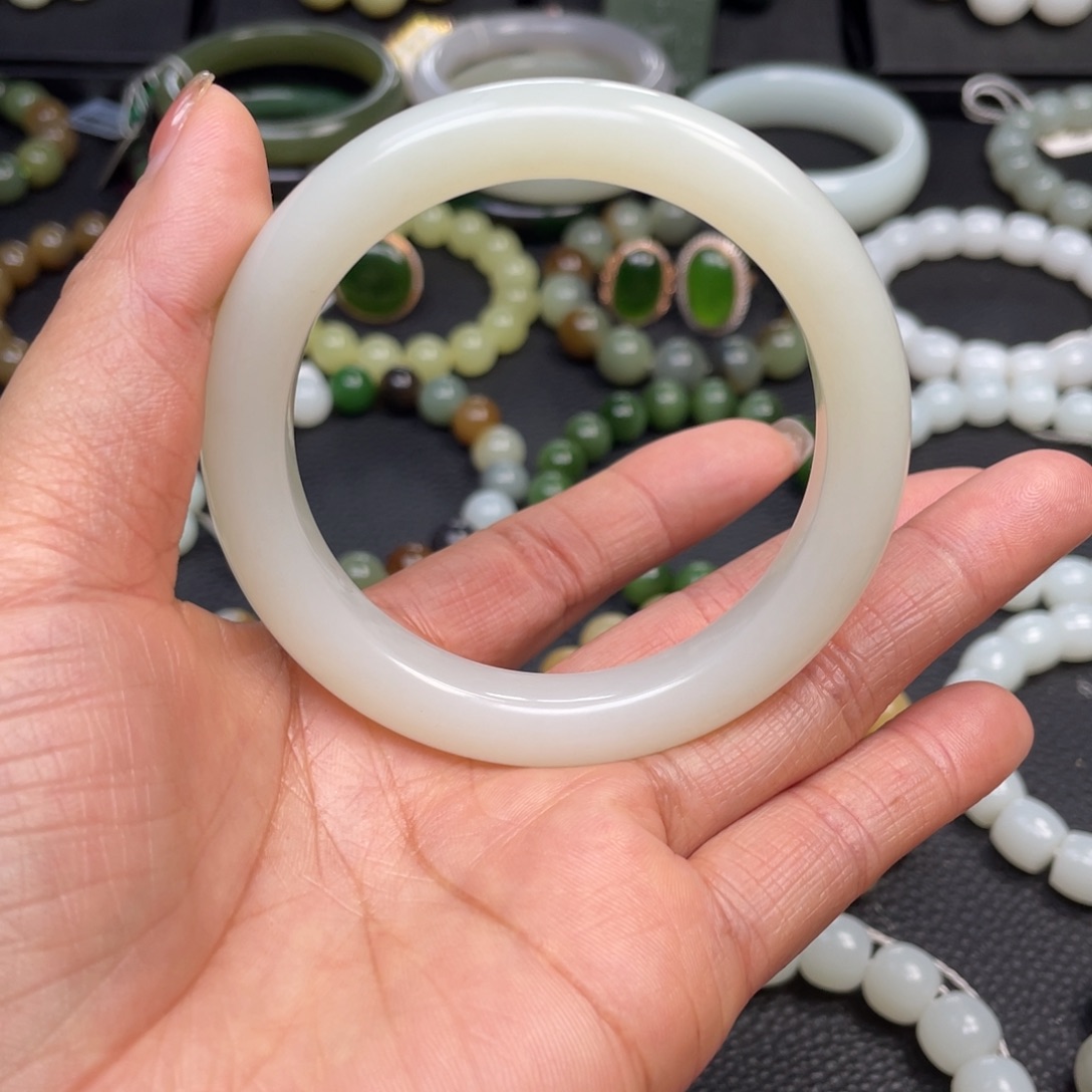 和田玉未镶嵌手链