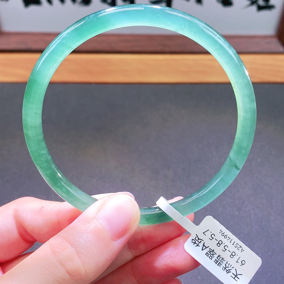 翡翠未镶嵌手镯天然翡翠