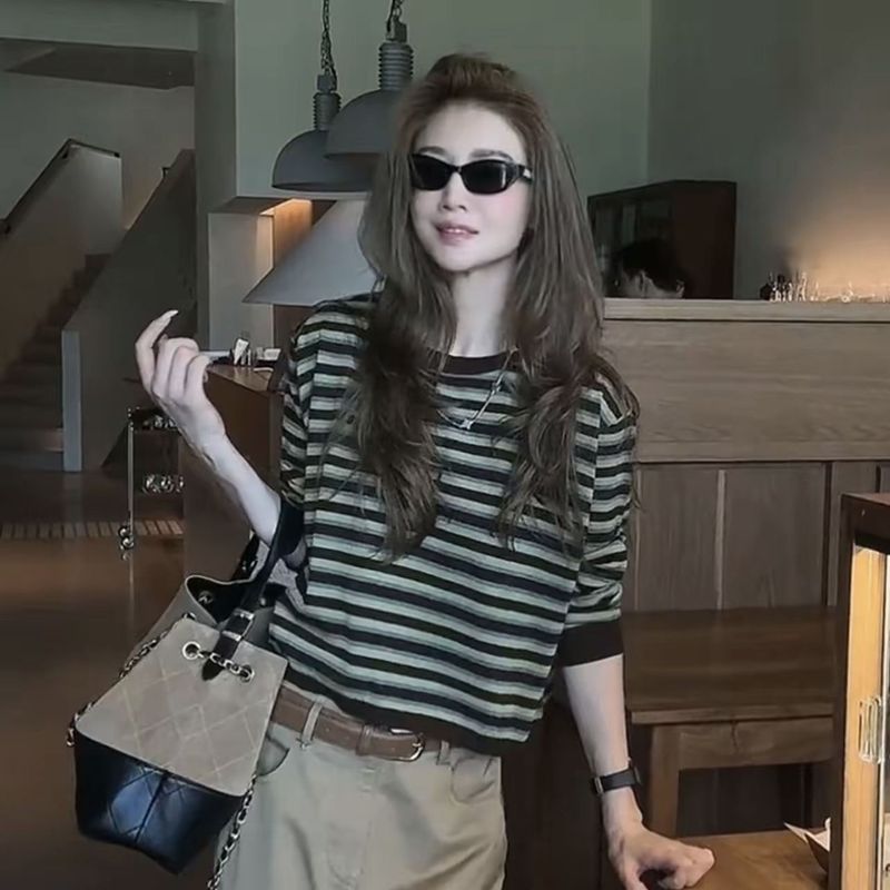 绿色条纹T恤女秋季2025新款韩版早秋ins复古撞色圆领正肩长袖上衣