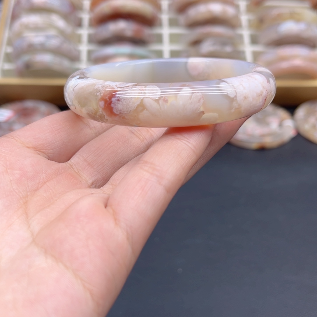 玛瑙/玉髓手镯未镶嵌59