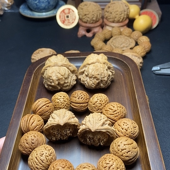 蛤蟆头手把件文玩核桃40
