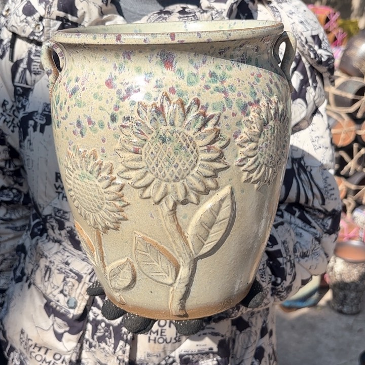 红陶太阳花一个口径19高度24