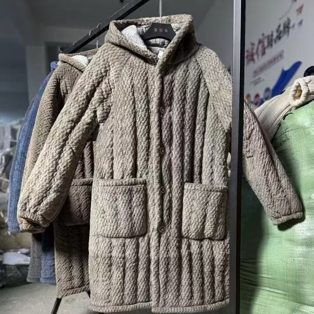 三叶草卡色加厚单件大衣