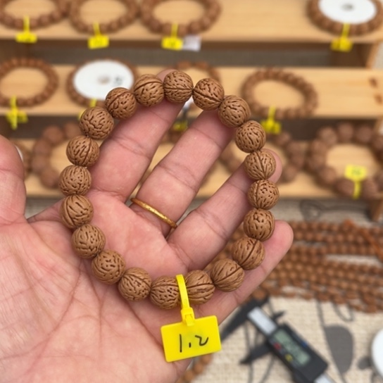 木质非金属野生桃核