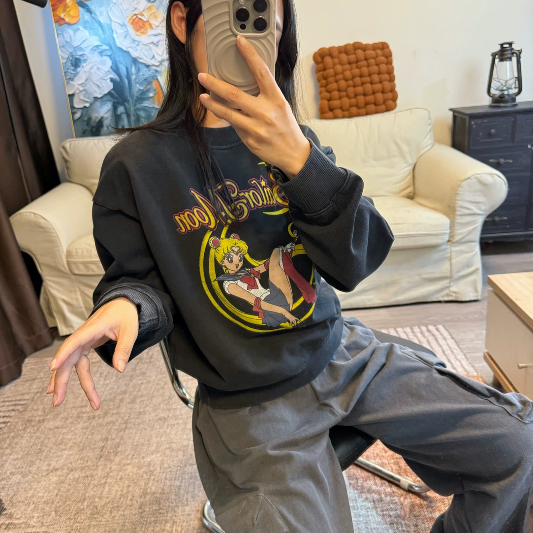 Bi入款美好女战士！韩国代购卡通印花版型显瘦毛圈棉做旧黑色卫衣