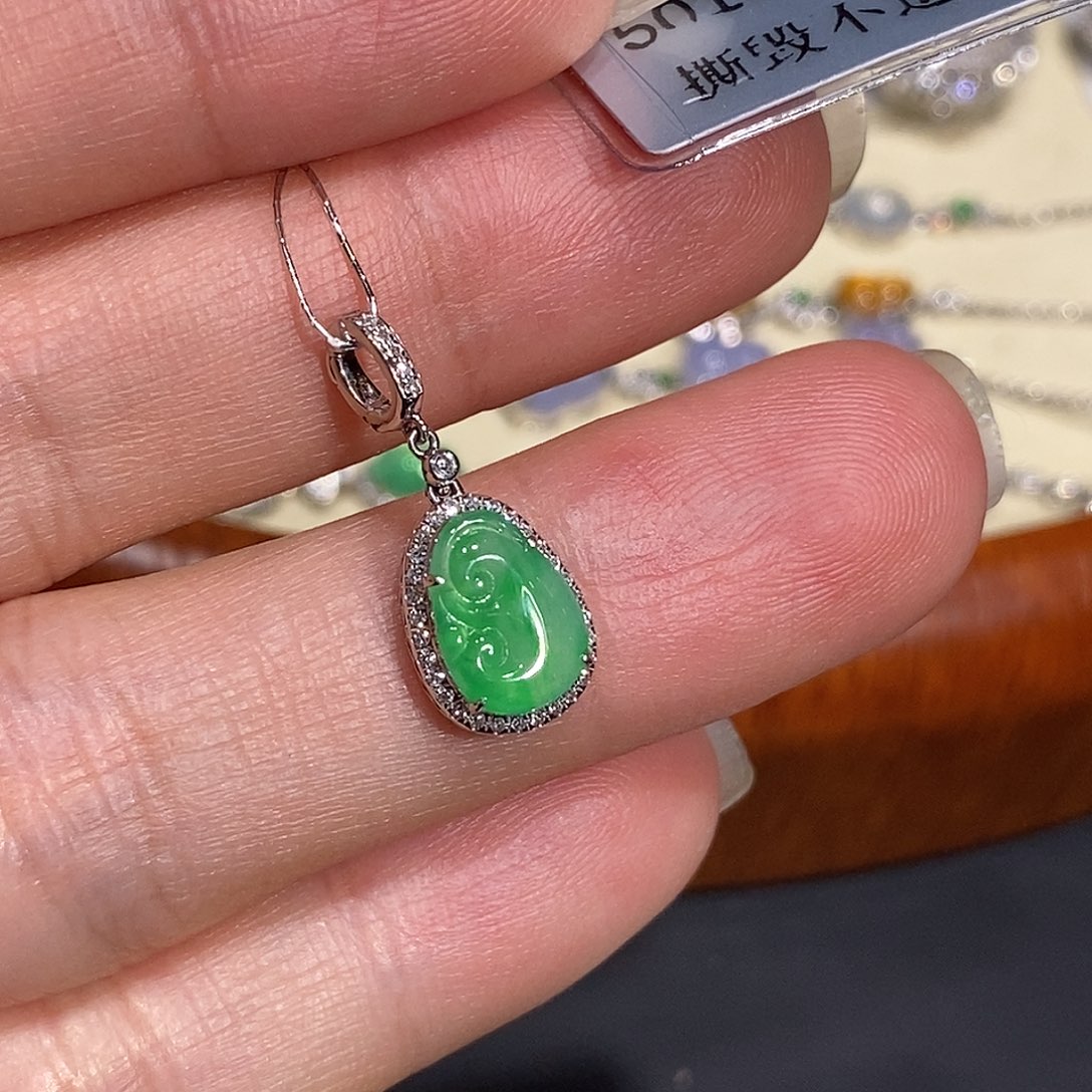 翡翠颈饰18K金镶嵌吊坠18k