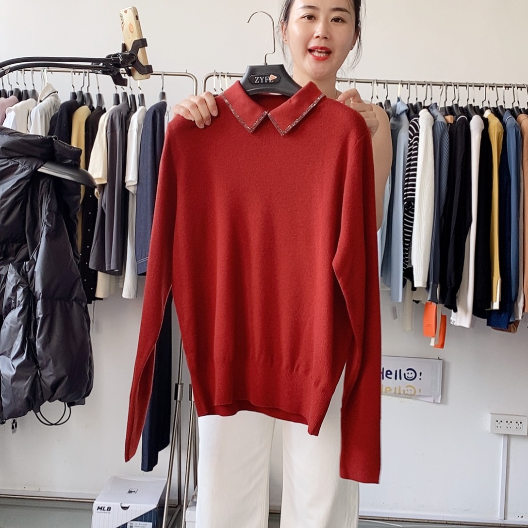 红色针织衫130斤翻领