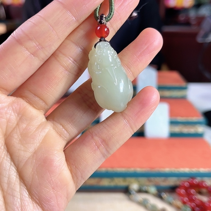 和田玉吊坠未镶嵌