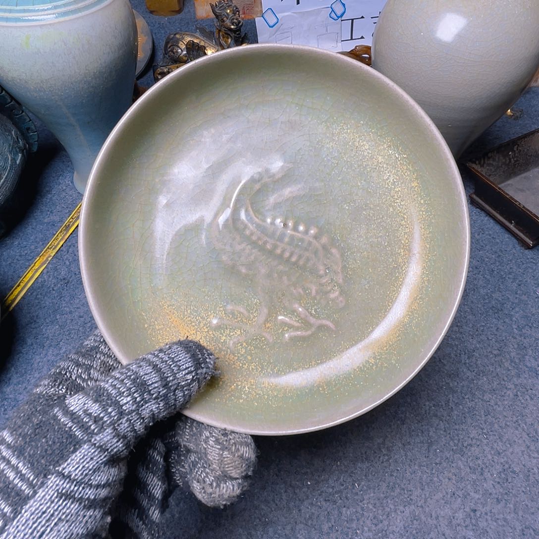 碟坎坎坷坷地走过这条小路