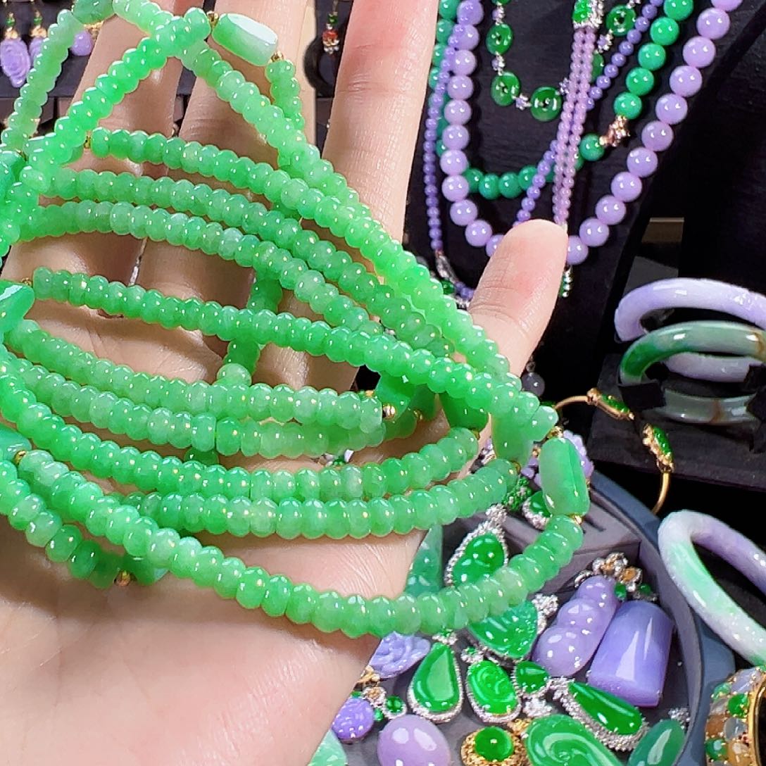 翡翠18K金镶嵌颈饰签收后24小时鉴赏期