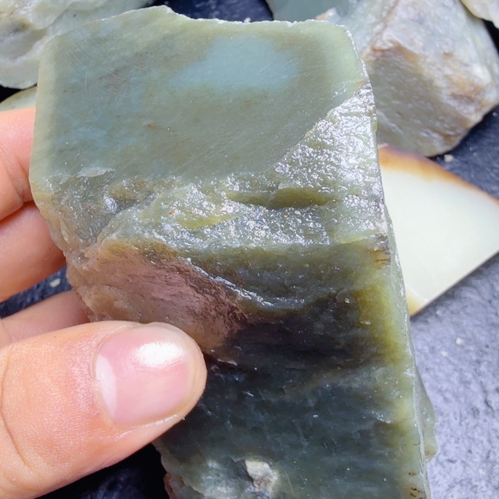 和田玉（糖玉）未镶嵌珠宝奇石