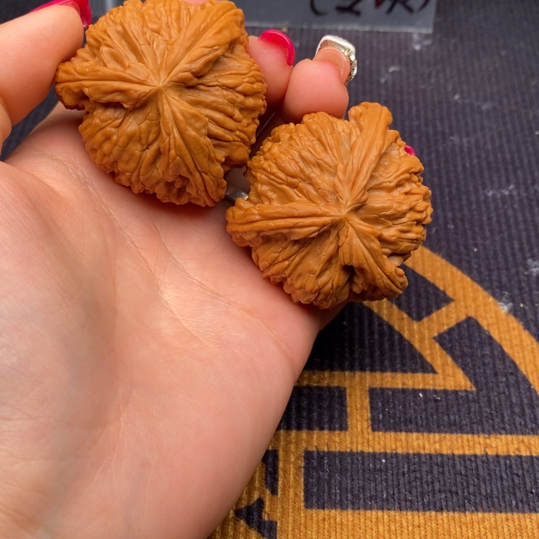 M***来吊坠文玩核桃白狮子