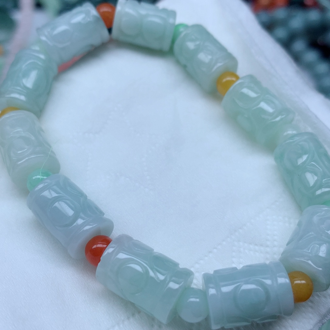 翡翠未镶嵌颈饰珠子