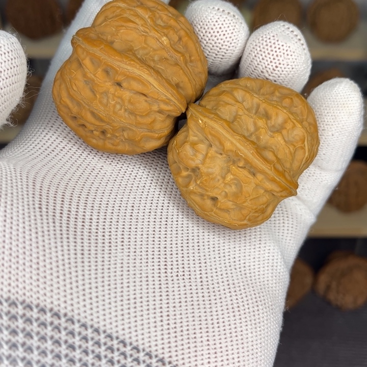 文玩核桃吊坠44元宝瑕疵