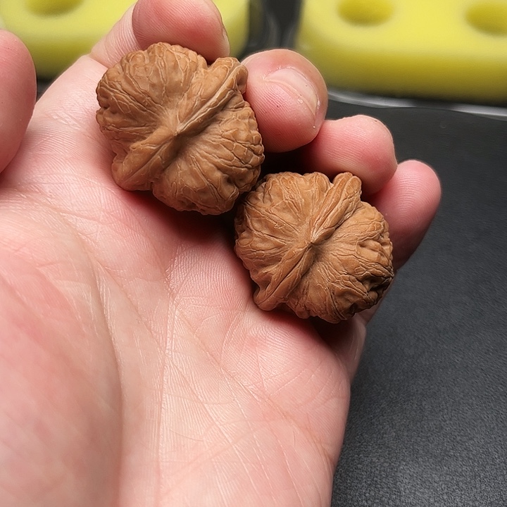 文玩核桃吊坠35元宝