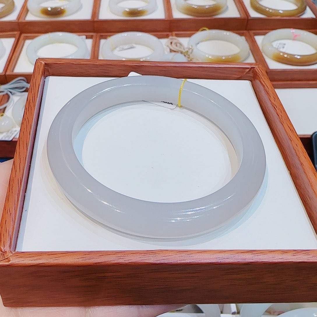 和田玉手镯未镶嵌冰紫56