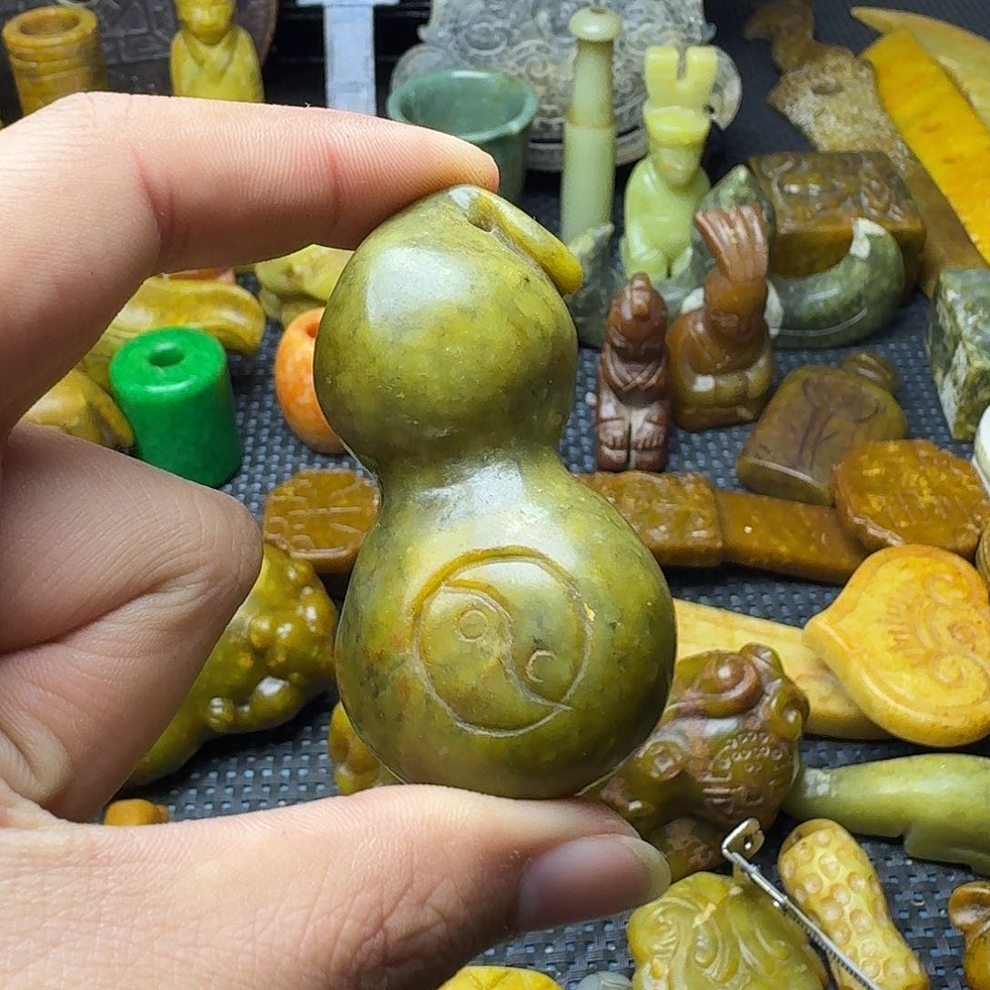 白玉菩提吊坠。。。