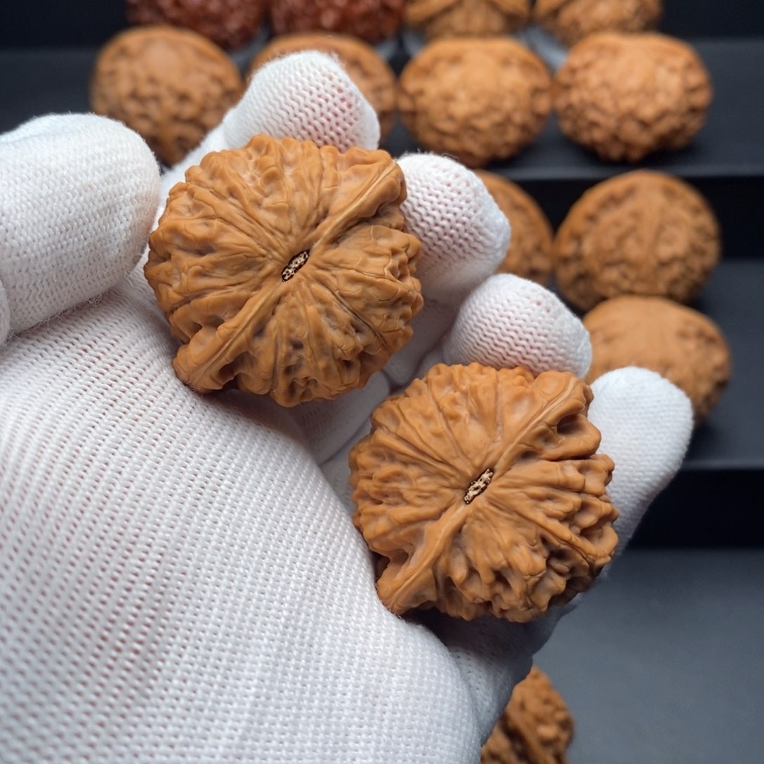 文玩核桃把件逍*遥核王