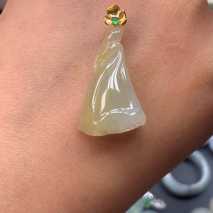 翡翠18K金镶嵌颈饰冰莲蓬