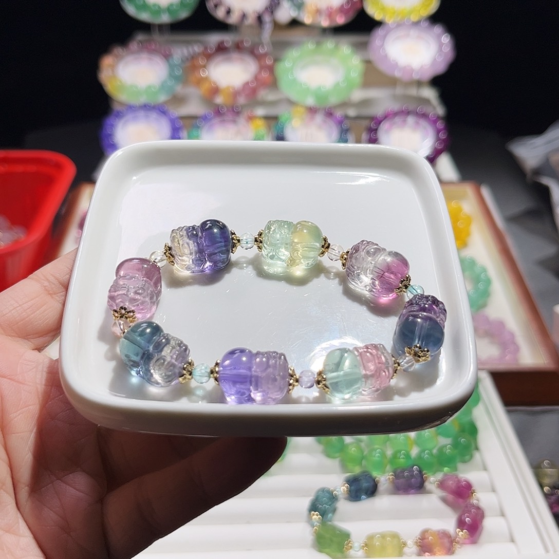 兰***工未镶嵌手串萤石貔貅