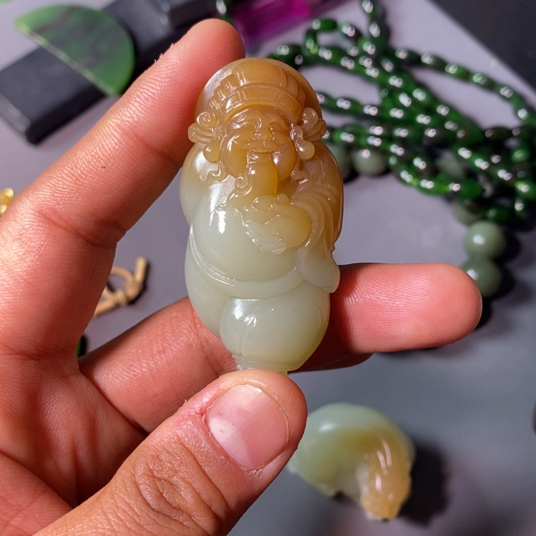 和田玉颈饰未镶嵌